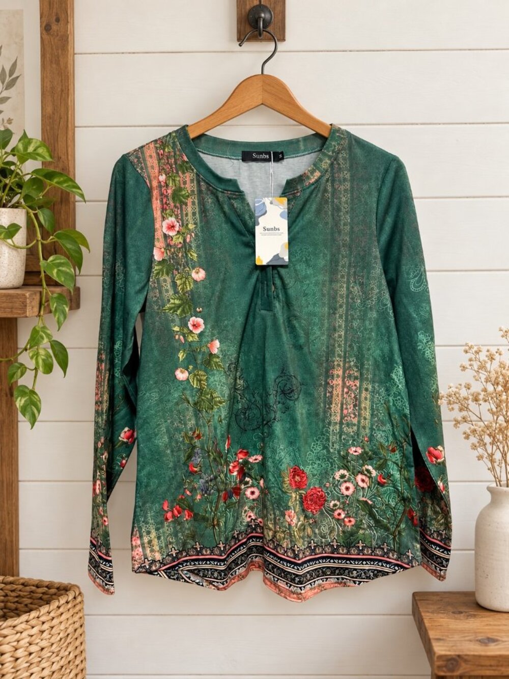Sunbs Women’s Medium Green Floral Border Print Long Sleeve Blouse NWT
